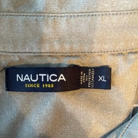 ⛳️Excellent Men’s Nautica XL golf shirt. SOFT, Beautiful gray w/ white stripe. - Picture 3 of 5